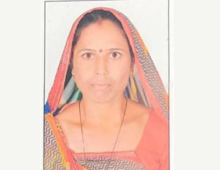 Bhavnagar : A woman died during treatment at hospital after scuffle with neighbor Bhavnagar : યુવતીએ ગલુડિયાનું નામ પાડોશીની પત્નિ પરથી રાખતાં પાડોશીએ ઘરમાં ઘૂસીને સળગાવી દેતાં મોત