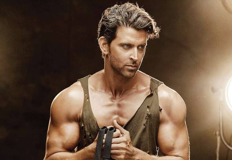 Hrithik Roshan to team up with Hollywood actress Samantha Hrithik Roshan: హృతిక్ రోషన్ తో సమంత.. క్రేజీ ప్రాజెక్ట్ సెట్ కానుందా..?