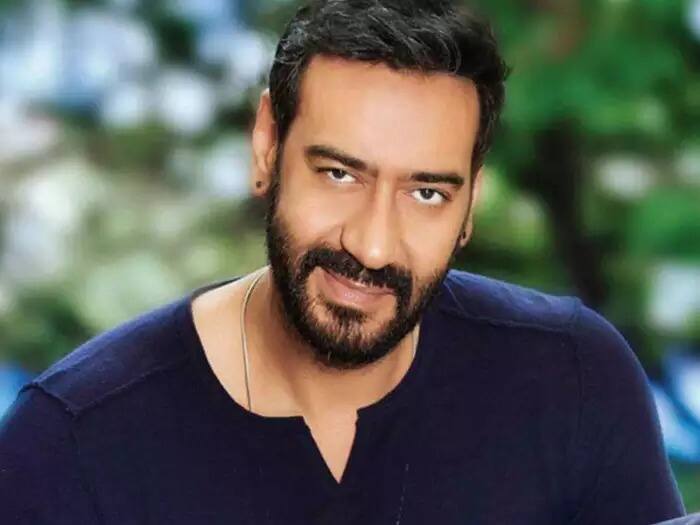 एक्टर अजय देवगन (Ajay Devgn) भी इस साल रिलीज हुई रोहित शेट्टी (Rohit Shetty) की फिल्म सूर्यवंशी में नजर आए थे. मीडिया रिपोर्ट्स की मानें तो अजय भी फिल्म और रोल्स के अनुसार 60 करोड़ रुपये से लेकर 125 करोड़ रुपये तक चार्ज करते हैं.