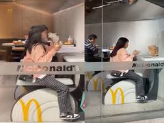 Watch: Mcdonalds ने की अनोखी शुरुआत, बर्गर खाने के साथ-साथ वजन घटाने का भी किया इंतजाम!