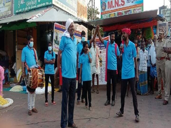 தருமபுரியில் கலை நிகழ்ச்சி மூலம் கள்ளச்சாராயம் குறித்த விழிப்புணர்வை ஏற்படுத்திய கலைஞர்கள்