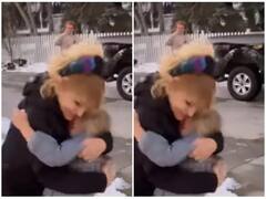 Watch: क्रिसमस के खास मौके पर बच्ची को मिला ये खास तोहफा, आप भी देख रोक नहीं पाएंगे आंसू, वीडियो हुआ वायरल