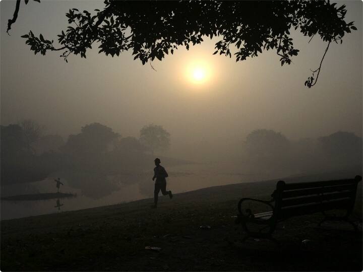 बता दें कि एक्यूआई शून्य और 50 के बीच 'अच्छा', 51 और 100 के बीच 'संतोषजनक', 101 और 200 के बीच 'मध्यम', 201 और 300 के बीच 'खराब', 301 और 400 के बीच 'बहुत खराब' और 401 और 500 के बीच 'गंभीर' श्रेणी का माना जाता है.