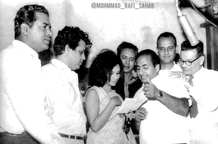 श्याम सुंदर यांनी रफींना मुंबईत बोलावलं. त्यानंतर 'सोनिये नी हिरीये नी' हे पहिलं गाणं रफींनी 'गुल बलोच' या पंजाबी सिनेमासाठी गायलं.  (photo:mohmmad_rafi_sahab/ig)