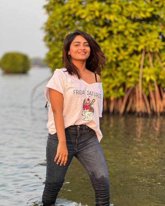 Dethadi Harika Photos: బిగ్‌బాస్ పిల్ల... ఎక్స్‌పోజింగ్లో అస్సలు తగ్గట్లేదుగా