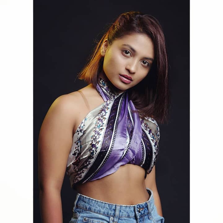 బిగ్‌‌బాస్‌కు ముందు కేవలం యూట్యూబర్ గా మాత్రమే ఉన్న హారిక బిగ్ బాస్ ఫైనలిస్టుగా మారాక పబ్లిక్ ఫిగర్ అయిపోయింది.  -Image credit: AlekhyaHarika/Instagram