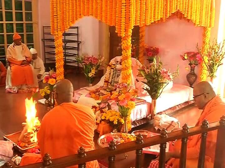 ২০২১ -এ কল্পতরু উৎসবের দিন দক্ষিণেশ্বর মন্দিরেও ভক্তদের প্রবেশ নিষেধ ছিল। তবে রীতি মেনে হয় পুজো। বন্ধ ছিল বাগবাজারে মায়ের বাড়িও।