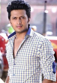 Actors From Political family: पॉलिटिकल फैमिली का होकर भी राजनीति से रहे दूर, फिल्मों में नाम कमा रहे ये लोग