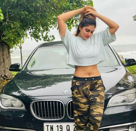 Shivani Net Worth: 19 வயதிலேயே பிஎம்டபிள்யூ கார்...  பிக்பாஸ் ஷிவானியின் சொத்து மதிப்பு எவ்வளவு தெரியுமா?
