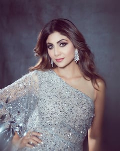 Shilpa Shetty Photos: అందరకీ ఏజ్ పెరుగుతుంది కానీ..ఈమెకి మాత్రం తగ్గిపోతోంది..