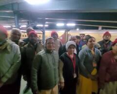 ખેડૂત આંદોલનને પગલે વૈષ્ણવ દેવી ખાતે ફસાયેલા સુરતના 1700 પ્રવાસીઓ ફરી રહ્યા છે પરત, લોકોમાં ખુશીનો માહોલ