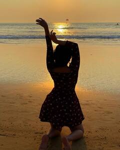 Actress ishwarya menon : கடற்கரையில் மாடர்ன் உடையில் கலக்கிய ஐஸ்வர்யா மேனன்.. வைரல் புகைப்படங்கள்!