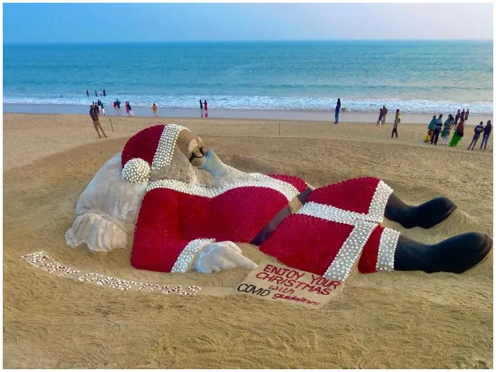 Merry Christmas 2021: 5,400 Santa Claus by Sudarshan Patnaik with red roses Merry Christmas 2021: 5,400 ਲਾਲ ਗੁਲਾਬ ਨਾਲ ਸੁਦਰਸ਼ਨ ਪਟਨਾਇਕ ਨੇ ਤਿਆਰ ਕੀਤਾ ਸੈਂਟਾ ਕਲਾਜ