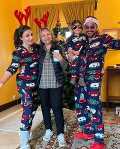 Christmas 2021: Soha Ali Khan ने Kunal Kemmu और Sharmila tagore के साथ पटौदी पैलेस में मनाया क्रिसमस, देखें Photos