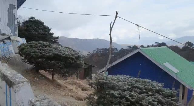আলিপুর আবহাওয়া দফতরের পূর্বাভাস, পশ্চিমী ঝঞ্ঝার কারণে উত্তুরে হাওয়া বাধা পাওয়ায় আগামী কয়েকদিন তাপমাত্রা বাড়বে।