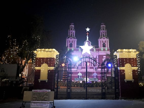 సిక్కోలు జిల్లా లో ఘనం గా క్రిస్మస్ వేడుకలు