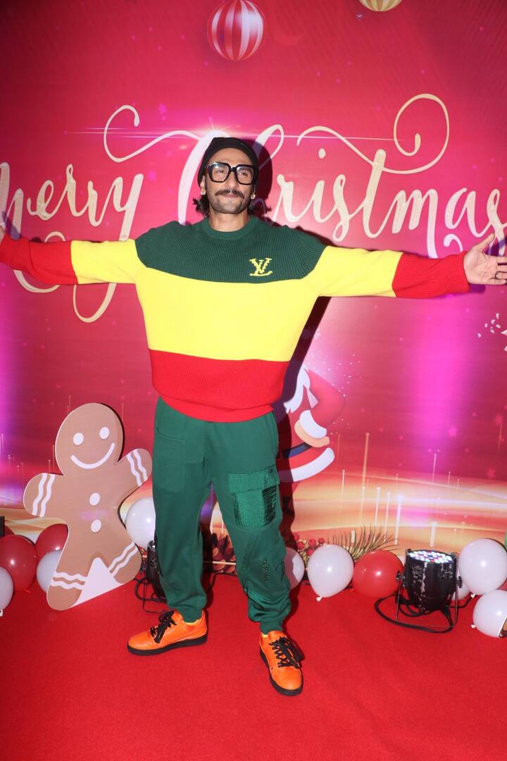 The ‘83’ actor who is known for his quirky style, looked all vibrant and gay in a multi-coloured striped sweater paired with green pants. He exuded Christams vibes with his attire.