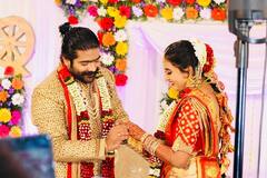 Singer Revanth Engagement: బ్యాచిలర్ లైఫ్ కి గుడ్ బై చెప్పిన ప్రముఖ సింగర్.. ఎంగేజ్మెంట్ ఫొటోలు వైరల్..