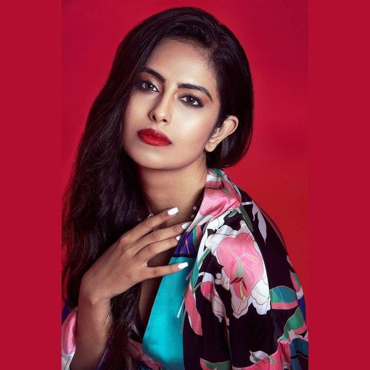 `ఉయ్యాలా జంపాల` చిత్రంతో టాలీవుడ్ లో ఎంట్రీ ఇచ్చిన అవికా గోర్ కెరీర్ ఆశించినంత సాఫీగా సాగడం లేదు. ఫస్ట్ సినిమాతో మెప్పించినా ఆ తర్వాత కెరీర్ ను మలుపుతిప్పే అవకాశాలేమీ రాలేదు.