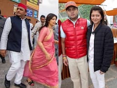 Young Politician's Wife Education: बीकॉम ग्रेजुएट हैं अखिलेश यादव की पत्नी डिंपल, जानिए कितना पढ़ी-लिखी हैं इन युवा नेताओं की पत्नियां
