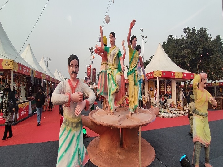 Delhi Hunar Haat: दिल्ली के JLN स्टेडियम में लगा है 'हुनर हाट', 700 से ज्यादा हुनरबाज ले रहे हैं भाग