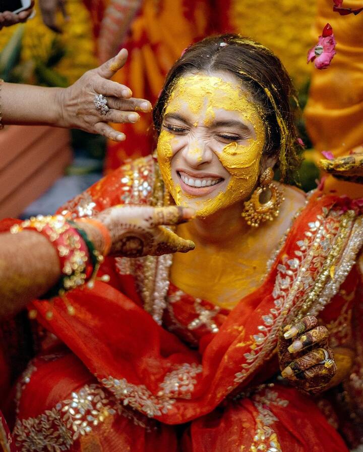 नुकतेच अंकिताने तिच्या हळदीचे फोटो शेअर केलेत. (photo credit : lokhandeankita/ig)