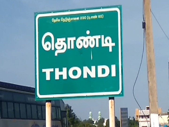 சீமானை ஒருமையில் விமர்சித்து போஸ்டர் ஒட்டும் திமுக - ராமநாதபுரத்தில் தலைத்துக்கும் போஸ்டர் அரசியல்