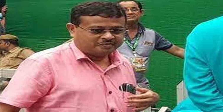Purba Medinipur: TMC workers allegedly made derogatory comments against MP Dibyendu Adhikari at Contai TMC vs BJP in West Bengal: কাঁথিতে সাংসদ দিব্যেন্দু অধিকারীকে লক্ষ্য করে কটূক্তির অভিযোগ তৃণমূলের বিরুদ্ধে, হাতাহাতি, উত্তেজনা