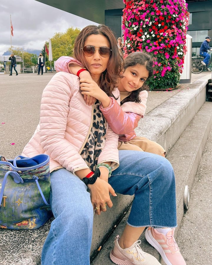 తల్లి నమ్రతాతో సితార - Image Credit: Sitara Ghattamaneni/Instagram