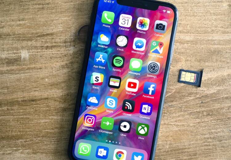 Apple might launch iPhone 15 series model without physical SIM card slot and with eSIM technology இனிமே சிம் கார்ட் இல்லை.. e-SIM தொழில்நுட்பத்தில் இயங்கும் ஐஃபோன்.. அறிமுகப்படுத்தும் Apple..