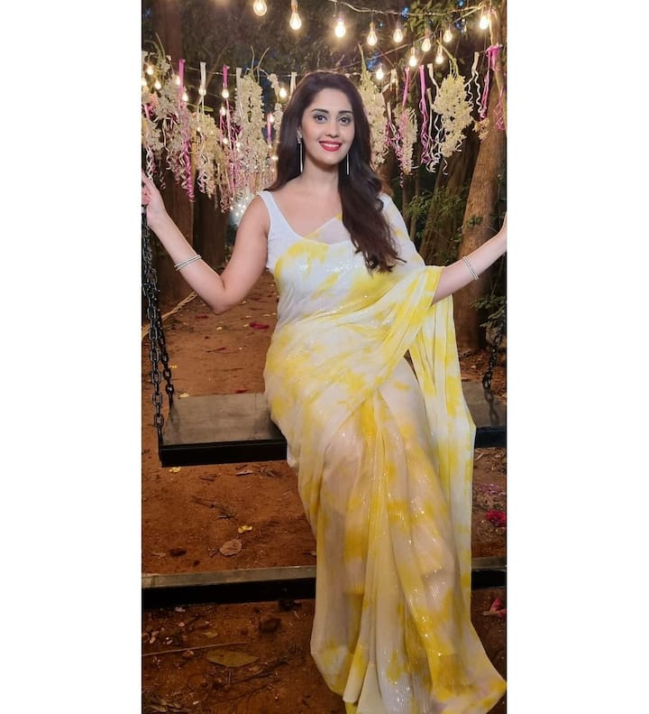 సురభి ఫొటోస్ (Image Credit:Surbhi Puranik/Instagram)
