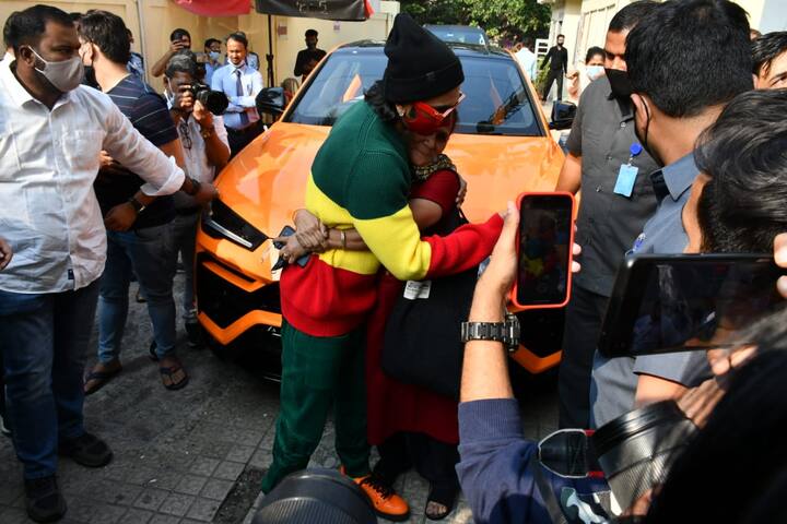 The film came as a Christmas treat for Ranveer’s fans. The actor himself donned the Santa hat by organising a special screening of the film for children of the foundation ‘Save The Children’ at PVR Juhu.