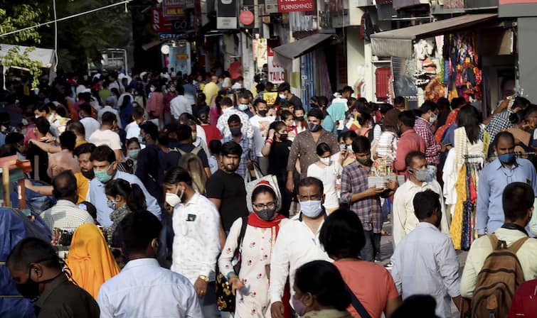 Corona in Delhi: दिल्ली सरकार ने दो दिन में वसूला 1.5 करोड़ का जुर्माना, कोविड प्रोटोकॉल के उल्लंघन पर 163 FIR भी दर्ज