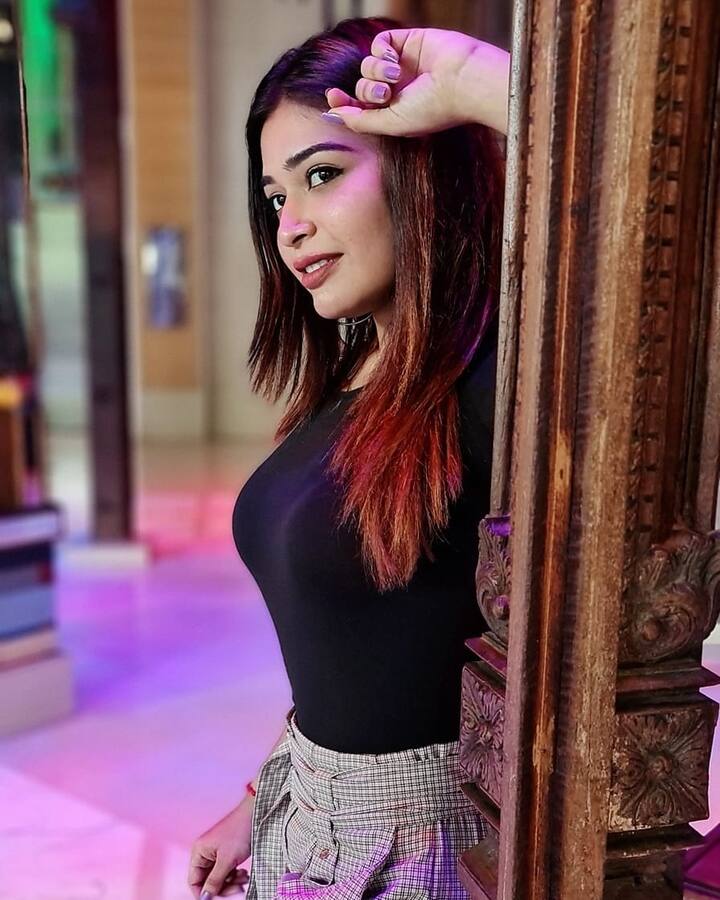 நாட்கள் நீளுதே நீ எங்கோ போனதும் ஏன் தண்டனை நான் இங்கே வாழ்வதும்