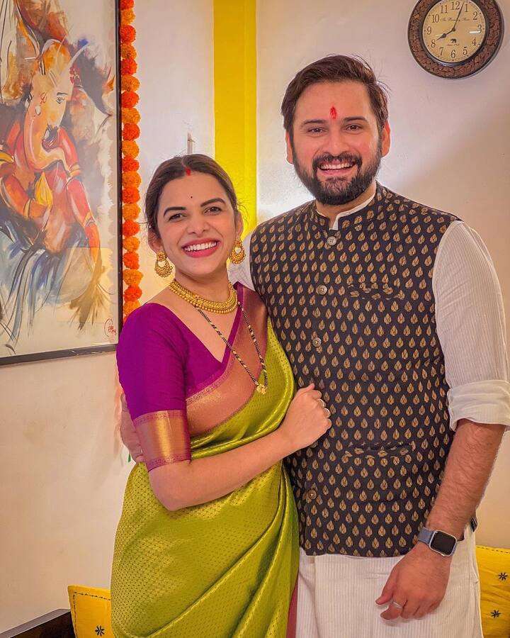 ही जोडी नेहमीच त्यांचे फोटो सोशल मीडियाद्वारे त्यांच्या चाहत्यांपर्यंत पोहचवत असते (फोटो : mitalimayekar /Instagram)