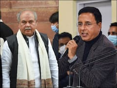 'हम एक कदम पीछे हटे हैं, आगे बढ़ेंगे', Tomar के इस बयान पर Surjewala बोले- सरकार खत्म करती है, कृषि मंत्री कहते हैं कानून फिर लाएंगे