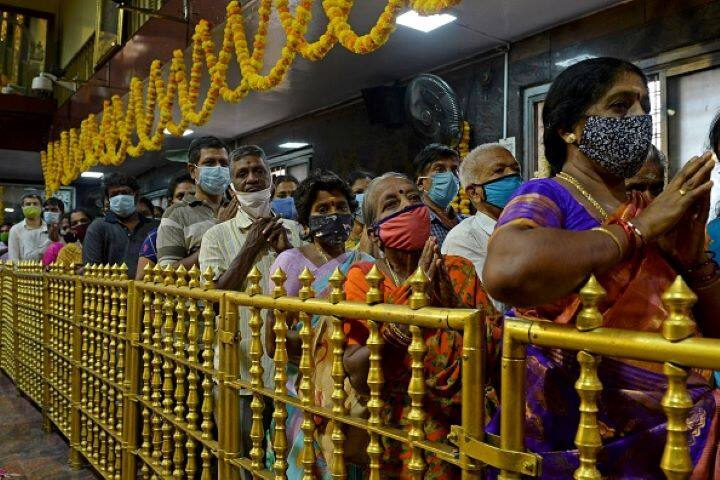 TTD Sarva Darshan Tickets: Tirumala Tirupati Devasthanam  Sarva Darshan Tickets Bookings Closed in 8 Minutes Sarva Darshan Tickets: శ్రీవారి భక్తులకు నిరాశే.. 8 నిమిషాల్లోనే తిరుమల సర్వదర్శనం టోకెన్ల బుకింగ్ పూర్తి.. 