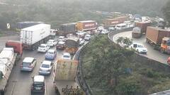 PHOTO : मुंबईहून पुण्याला जाताय; तर हे लेटेस्ट ट्राफिक अपडेट जाणून घेऊनच प्रवास करा