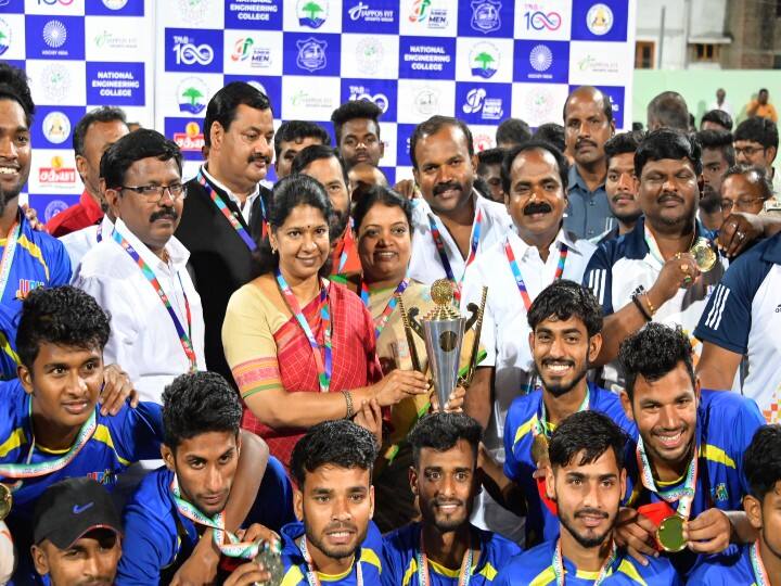 கோவில்பட்டி : தேசிய ஜூனியர் ஹாக்கி போட்டி : உபி ஹாக்கி அணி கோப்பையை வென்றது..