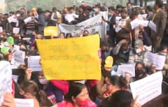 Delhi: Manish Sisodia के घर के बाहर गेस्ट टीचरों का प्रदर्शन, Kejriwal को याद दिलाया वादा