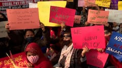 Vocational trainers & guest teachers protest to demand hike in wages