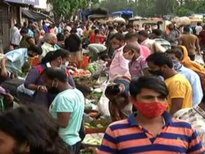 Mumbai Byculla Vegetable Market Put Board Of No Mask No Vegetable Amid  Rising Cases Of Corona Omicron ANN | Omicron के बढ़ते मामलों के बीच मुंबई  की सब्जी विक्रेताओं ने लगाई No