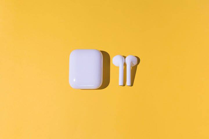 Amazon Deal: Check Out This Offer On Apple AirPods, Buy Airpods For Less Than 10,000 Amazon Deal: Check Out This Offer On Apple AirPods, Steal The Deal For Less Than 10,000