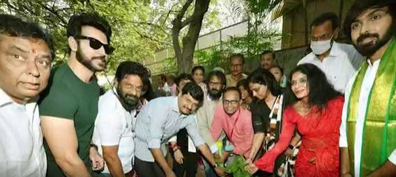 Green India Challenge : జూబ్లీహిల్స్ లో ఎంపీతో పాటు మొక్కలు నాటిన టీవీ ఆర్టిస్ట్ లు