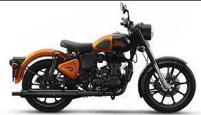 Why Do People Likes Royal Enfield Bullet More: ਰਾਇਲ ਐਨਫੀਲਡ ਬੁਲੇਟ ਨੂੰ ਪਸੰਦ ਕਰਨ ਵਾਲੇ ਬਹੁਤ ਸਾਰੇ ਲੋਕ ਤੁਹਾਨੂੰ ਆਪਣੇ ਆਸਪਾਸ ਮਿਲ ਜਾਣਗੇ। ਬਹੁਤ ਸਾਰੇ ਲੋਕਾਂ ਦਾ ਸੁਪਨਾ ਹੁੰਦਾ ਹੈ ਕਿ ਰਾਇਲ ਐਨਫੀਲਡ ਬੁਲੇਟ ਖਰੀਦੀਏ ਪਰ, ਕੀ ਤੁਸੀਂ ਕਦੇ ਸੋਚਿਆ ਹੈ ਕਿ ਰਾਇਲ ਐਨਫੀਲਡ ਬੁਲੇਟ ਨੂੰ ਪਸੰਦ ਕਰਨ ਵਾਲਿਆਂ ਦੀ ਗਿਣਤੀ ਇੰਨੀ ਵੱਡੀ ਕਿਉਂ ਹੈ? ਲੋਕ ਰਾਇਲ ਐਨਫੀਲਡ ਬੁਲੇਟ ਨੂੰ ਇੰਨਾ ਕਿਉਂ ਪਸੰਦ ਕਰਦੇ ਹਨ? ਦਰਅਸਲ, ਇਸ ਦੇ ਕਈ ਕਾਰਨ ਹਨ। ਅਜਿਹੇ 'ਚ ਅੱਜ ਅਸੀਂ ਤੁਹਾਨੂੰ ਲੋਕਾਂ ਦੀ ਪਸੰਦ ਦੇ ਪਿੱਛੇ ਕੁਝ ਕਾਰਨ ਦੱਸਣ ਜਾ ਰਹੇ ਹਾਂ।
