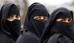 Karnataka Muslim students Hijab row Burqas Similar bans women across world French Government Russia, Netherlands Bulgaria bans Islamic clothing fine on Hijab इन देशों में पहले से है Hijab पर प्रतिबंध, चेहरा ढकने पर यहां लगता है जुर्माना