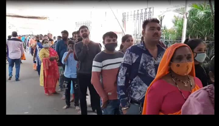 महाराष्ट्रात आलेल्या कोरोनाच्या दुसऱ्या लाटेनंतर मंदिर भाविकांसाठी बंद ठेवण्यात आलं होतं.