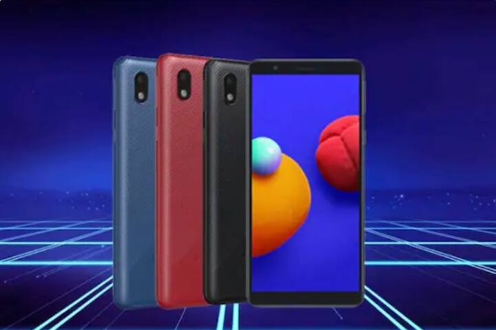 SAMSUNG M01 core: ফোনে 2 জিবি র‍্যামের সঙ্গে 32 জিবি ইন্টারনাল মেমরি রয়েছে।5.3 ইঞ্চি HD ডিসপ্লে রয়েছে ফোনে।   এর পিছনে 8 মেগাপিক্সেল ও সামনে 5 মেগাপিক্সেল ক্যামেরা দেওয়া হয়েছে। ফোনে পাওয়ারের জন্য এতে 3000mAH ব্যাটারি দিয়েছে   কোম্পানি। Flipkart-এ এর দাম 5999 টাকা।