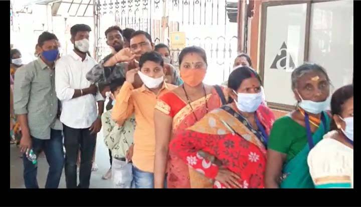 साईबाबा मंदिरातील लाडू केंद्र, प्रसादालयदेखील बंद ठेवलं जाणार आहे.