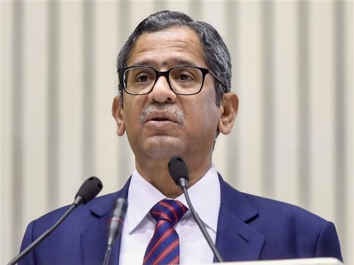 76 Supreme Court Lawyers Write To Chief Justice Seeking ‘Urgent Judicial Intervention’ Over Calls For ‘Ethnic Cleansing’ At Events In Delhi, Haridwar 76 SC Lawyers Write To CJI, Seek Suo Moto Cognisance Over Calls For ‘Ethnic Cleansing’ At Events In Delhi, Haridwar